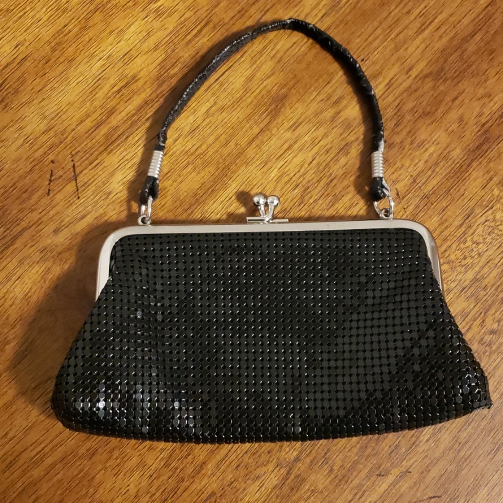 La Regale Black Mesh Clutch